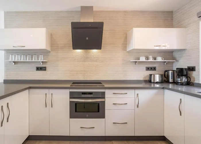 Wonderful House Just Above The Sea