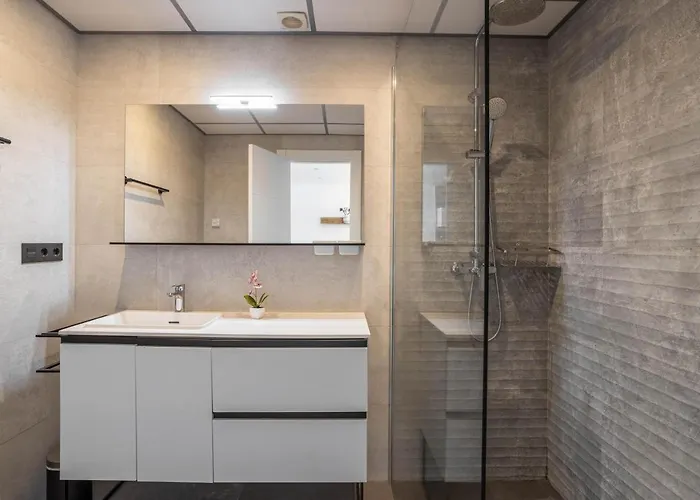 Wonderful House Just Above The Sea *