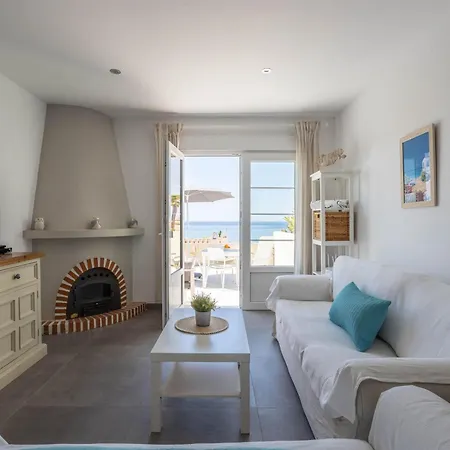 Wonderful House Just Above The Sea Tatil Evi *