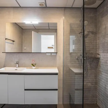 Wonderful House Just Above The Sea *